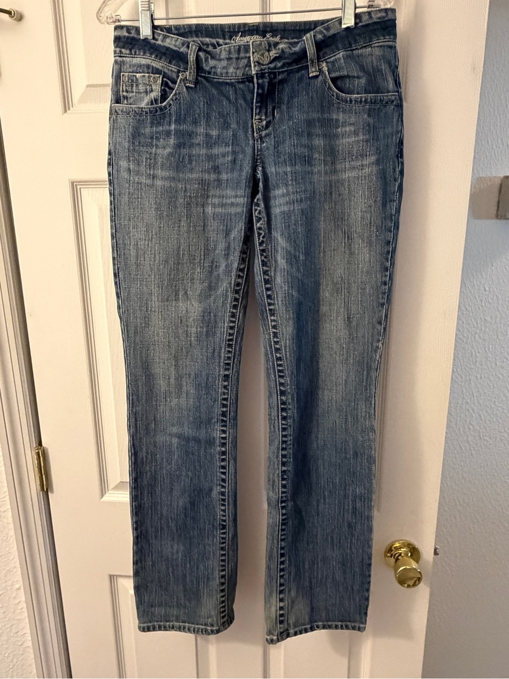 American Eagle Outfitters Straight Leg Jeans in Faded Blue Wash